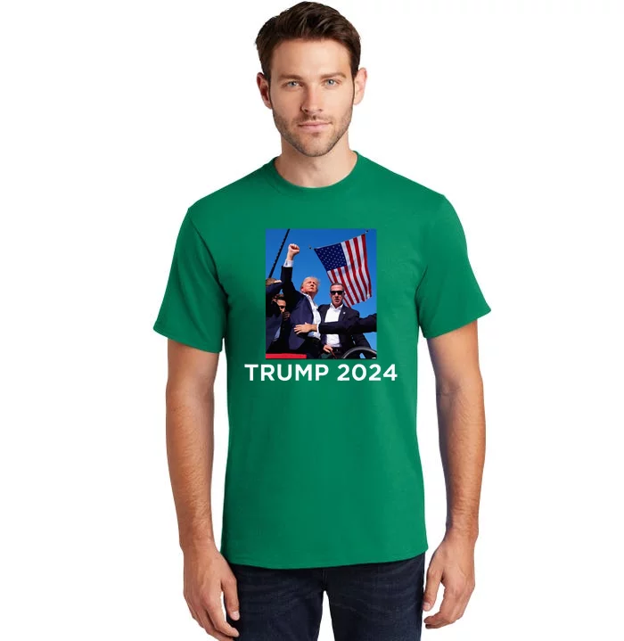 Trump 2024 Campaign Rally – Fist Pumping With American Flag Tall T-Shirt