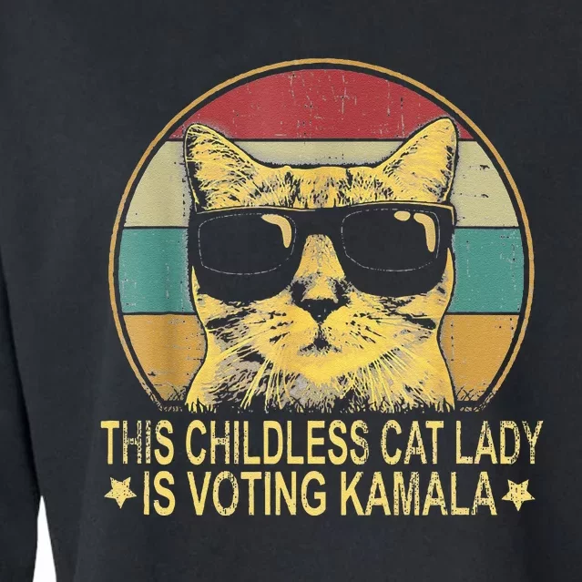 This Childless Cat Lady Is Voting Kamala Cropped Pullover Crew