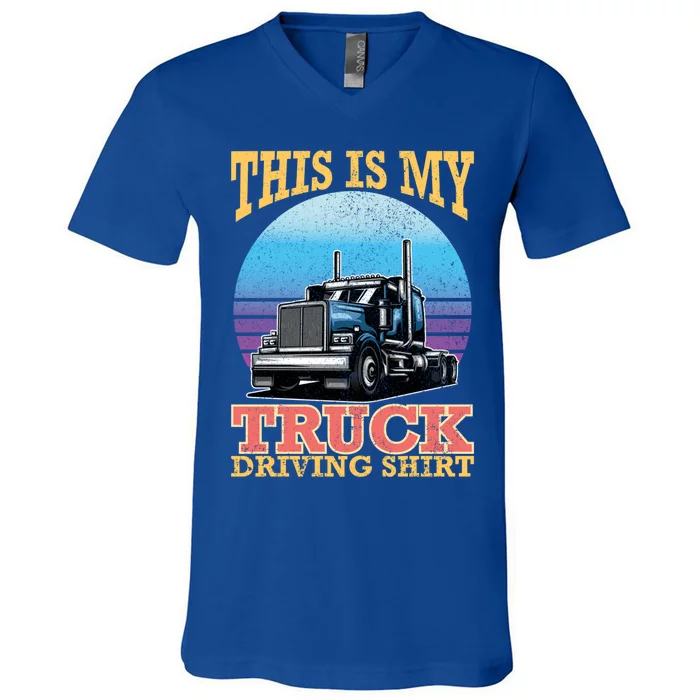 Trucker Diesel Big Rig Semigifttrailer Truck Driver Gift V-Neck T-Shirt