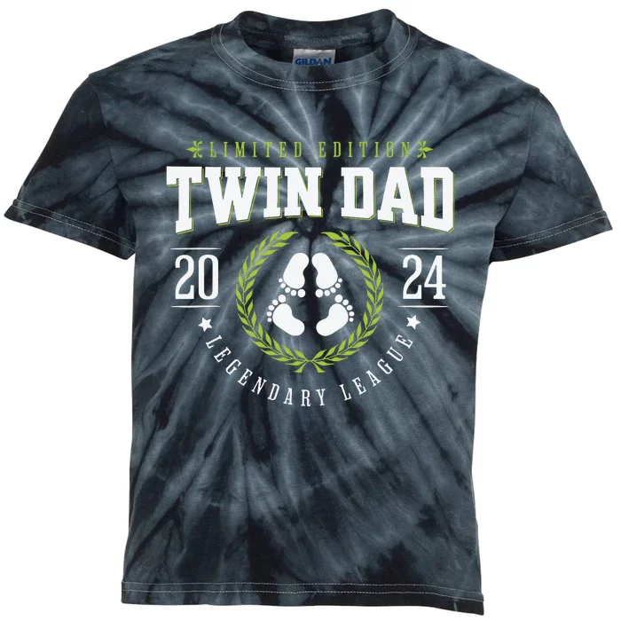 Twin Dad Est 2024 Twin Dad To Be Gifts New Daddy Viii Kids Tie-Dye T-Shirt