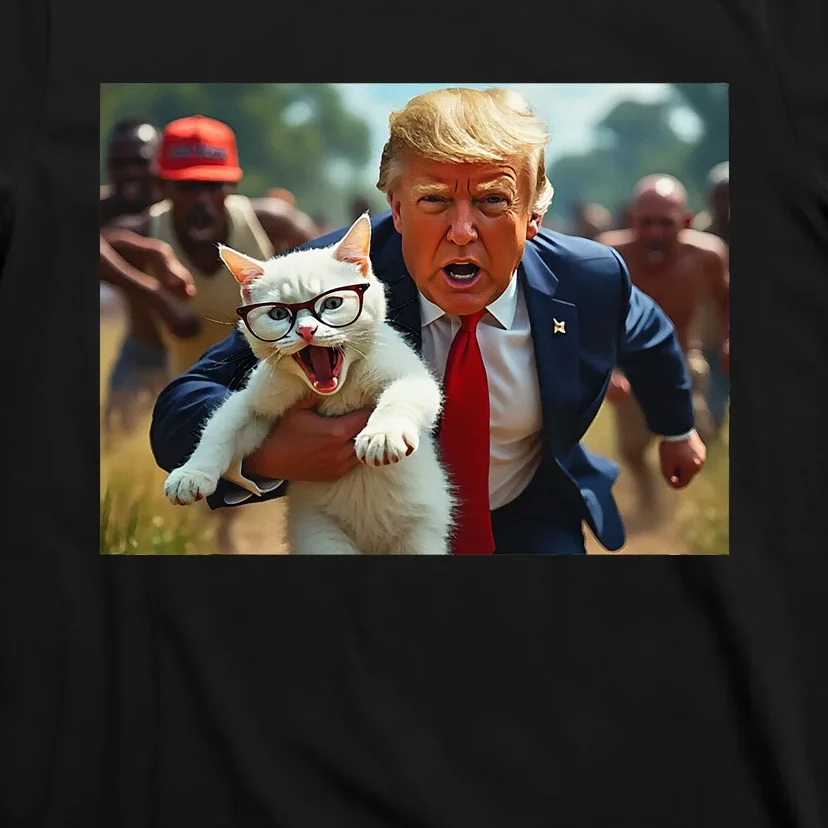 Trump Holding Cat Vote Trump Pets T-Shirt