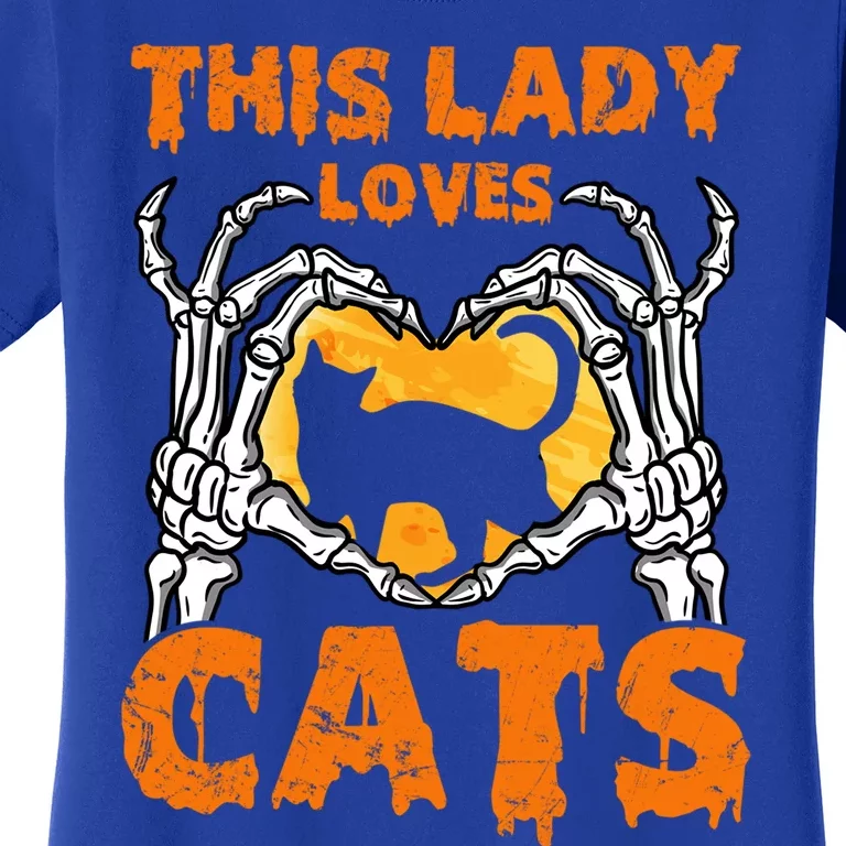 This Lady Loves Cats Halloween Skeleton Hands Heart Cute Gift Women's T-Shirt