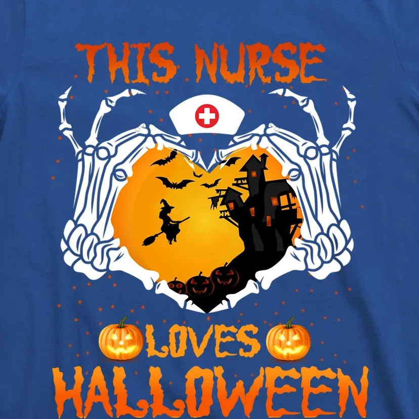 This Nurse Loves Halloween Skeleton Hand Heart Gift T-Shirt