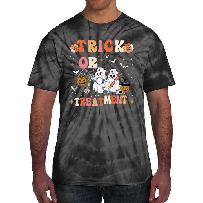 Trick Or Treatment Cute Ghost Paramedic Halloween Nurse Tie-Dye T-Shirt