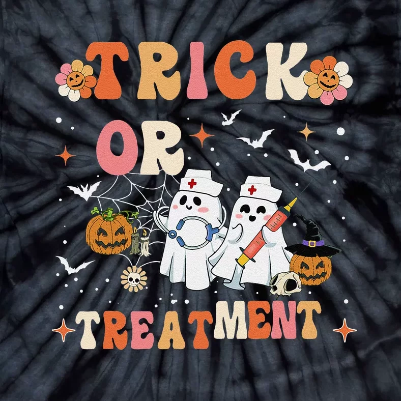 Trick Or Treatment Cute Ghost Paramedic Halloween Nurse Tie-Dye T-Shirt