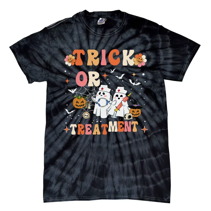 Trick Or Treatment Cute Ghost Paramedic Halloween Nurse Tie-Dye T-Shirt