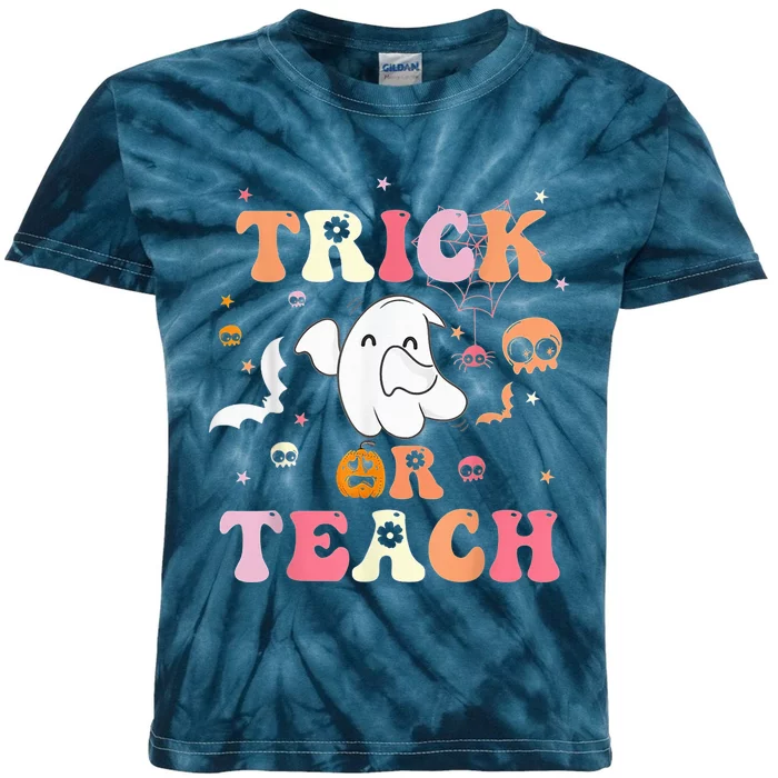 Trick Or Teach Vintage Teacher Halloween Costume Cute Ghost Kids Tie-Dye T-Shirt