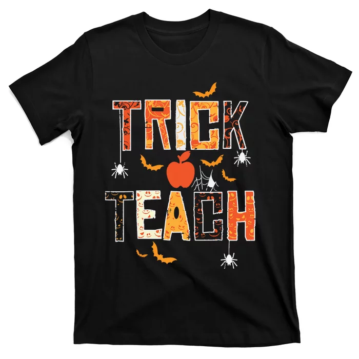 Trick Or Teach Retro Halloween Teacher Costume T-Shirt