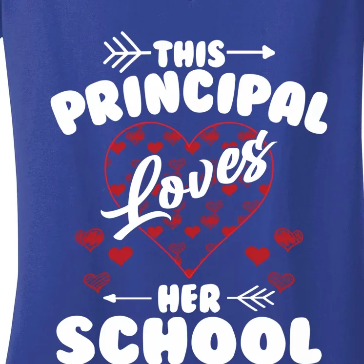 This Principal Loves Her School Happy Principals Day Cute Gift Women's V-Neck T-Shirt