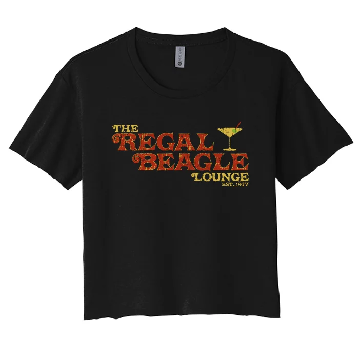 The Regal Beagle Lounge 1977 Women's Crop Top Tee