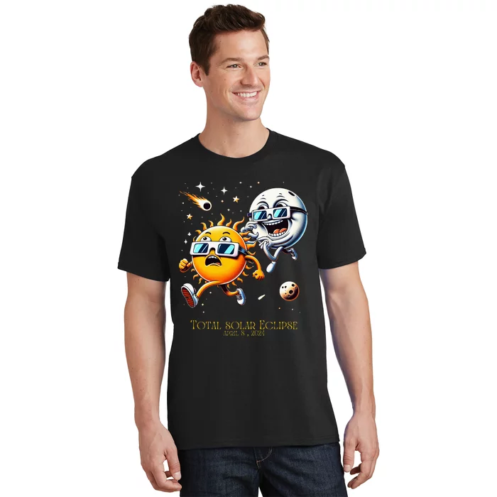 Total solar Eclipse 842024 Sun Flees Moon Eclipse Chase T-Shirt