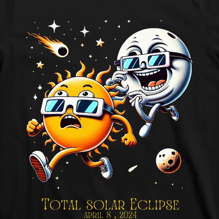 Total solar Eclipse 842024 Sun Flees Moon Eclipse Chase T-Shirt