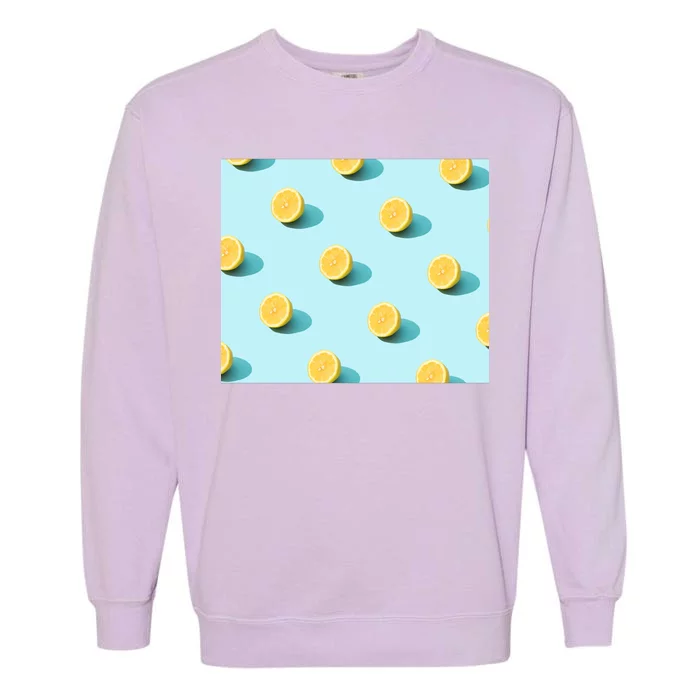 Trendy Sunlight Summer Pattern Lemons Garment-Dyed Sweatshirt