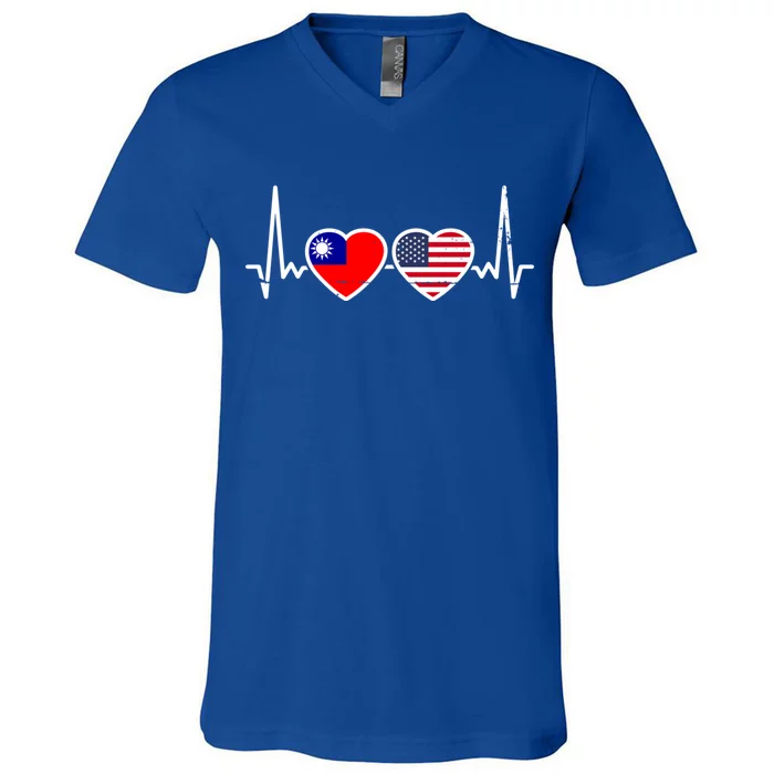 Taiwan Usa Heartbeat Taiwanese American Flag Funny Gift V-Neck T-Shirt