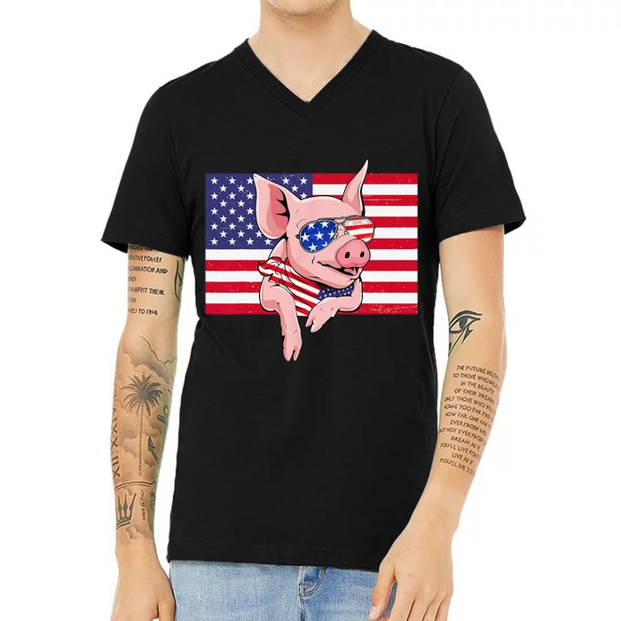 Vintage American Flag 4th of July Pig Dad Mom Pig Lover Gift V-Neck T-Shirt