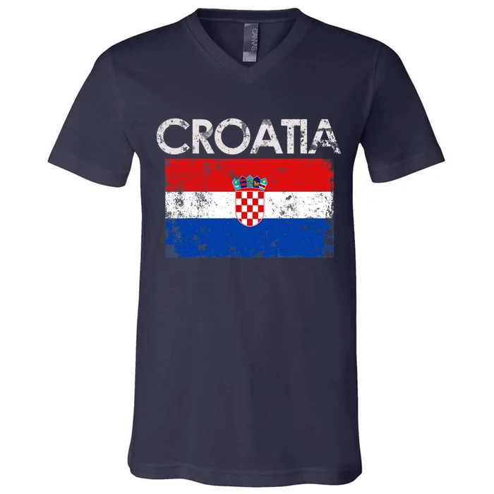 Vintage Croatia Croatian Flag Pride Gift V-Neck T-Shirt