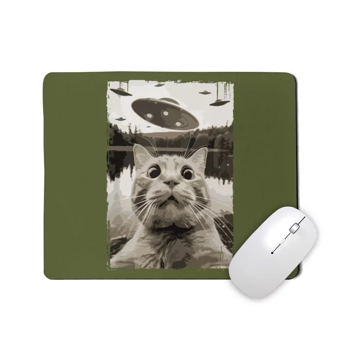 Vintage Cat Ufo Encounters Funny Ufo And Cat Selfie Mousepad