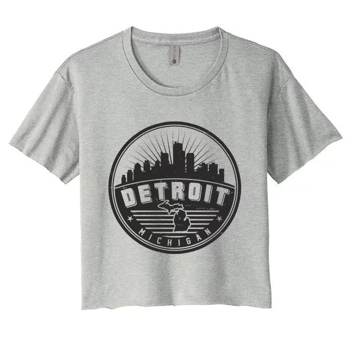 Vintage Detroit Michigan Skyline Emblem Women's Crop Top Tee