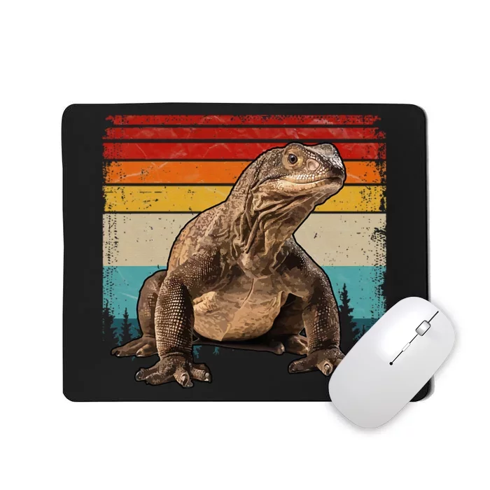 Vintage Distressed Retro Style Cool Komodo Dragon Mousepad