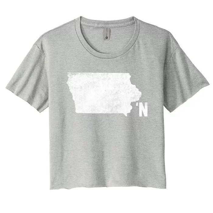 Vintage Iowa Apostrophe N State Map Outline Meaningful Gift Women's Crop Top Tee