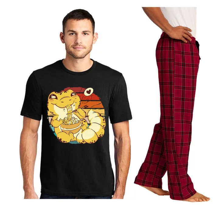 Vintage kawaii leopard gecko eating ra animal ra lover Pajama Set