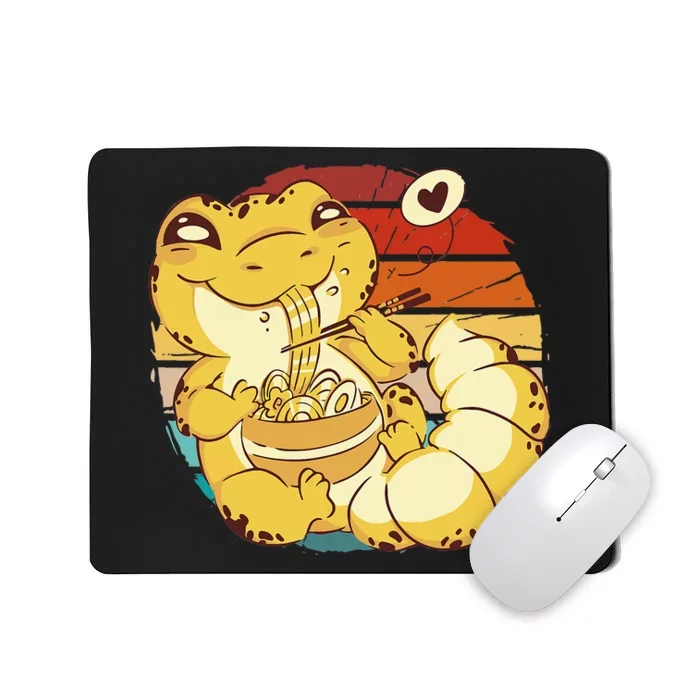 Vintage kawaii leopard gecko eating ra animal ra lover Mousepad