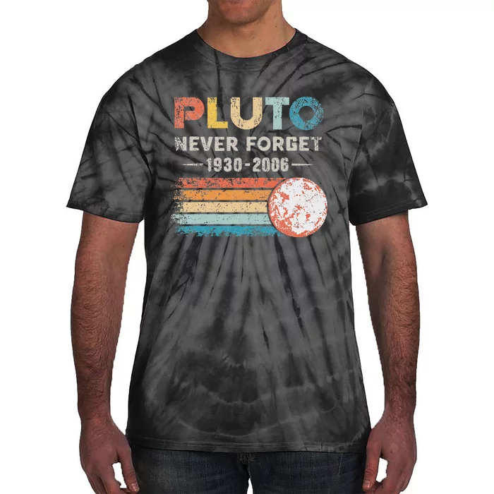 Vintage Never Forget Pluto Funny Retro Astronomy Space Tie-Dye T-Shirt