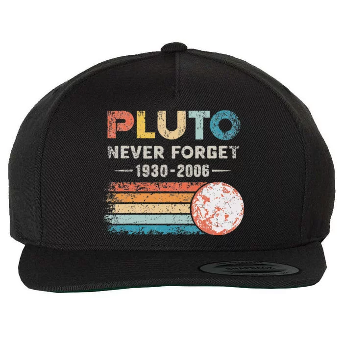 Vintage Never Forget Pluto Funny Retro Astronomy Space Wool Snapback Cap