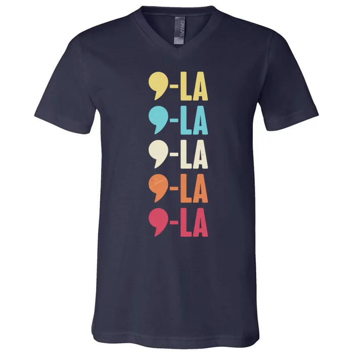 Vintage Retro Comma La Kamala Harris 2024 V-Neck T-Shirt