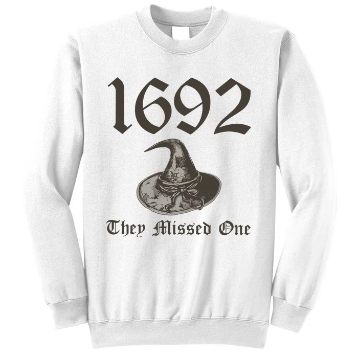 Vintage Salem 1692 They Missed One  Retro Salem Massachusetts Hallowen Sweatshirt