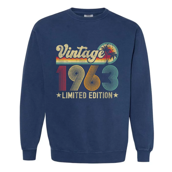 WoM.e.ns 60 Year Old Vintage 1963 60th Birthday Gifts for WoM.e.n M.e.n V-Neck Garment-Dyed Sweatshirt