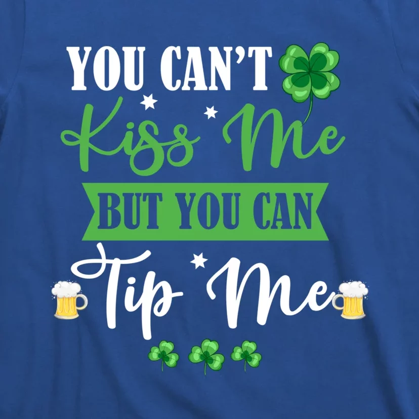 Waitress Bartender Waiter St Patrick's Day Lucky Shamrock Gift T-Shirt