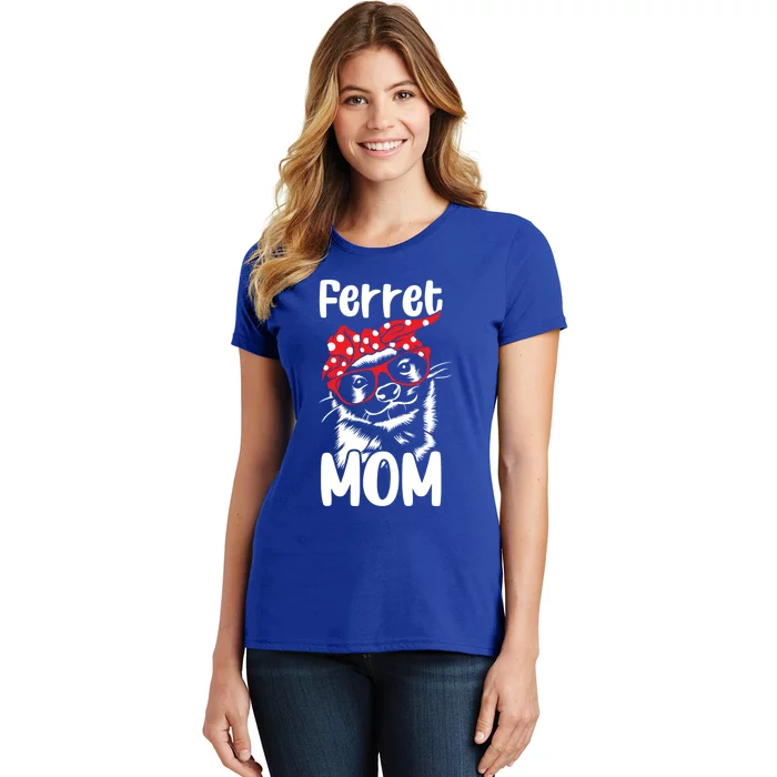 Wo Ferret Mom Red Bandanna Funny Weasel Gift Women's T-Shirt