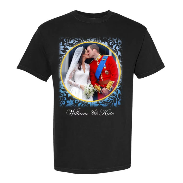 William & Kate Royal Wedding Photo Garment-Dyed Heavyweight T-Shirt