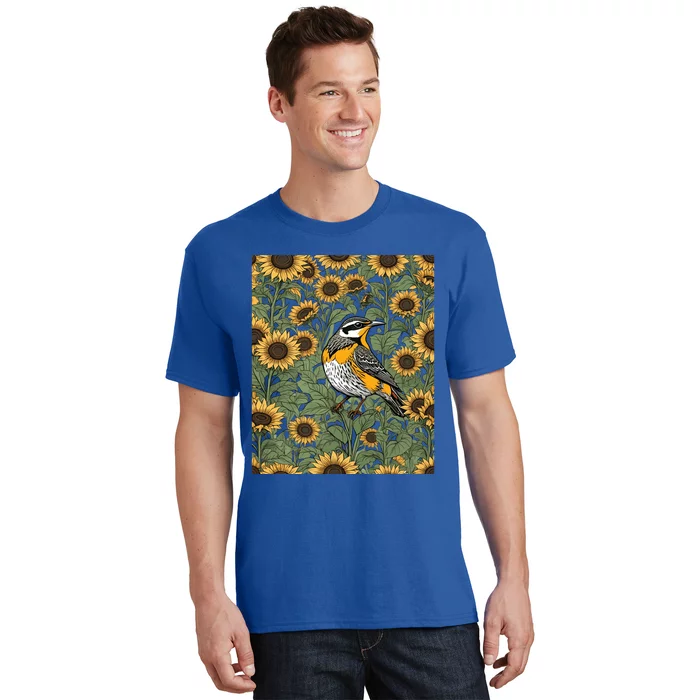 Western Meadowlark Bird Surrounded By Sunflowers Gift T-Shirt