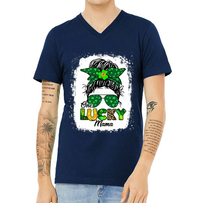 Wo One Lucky Mama St Patricks Day Mom Mother Shamrock V-Neck T-Shirt