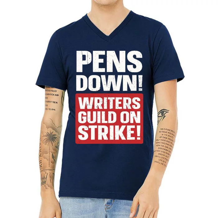 Wo Pens Down Writers Guild On Strike Anti AI Chatbots WGA V-Neck V-Neck T-Shirt