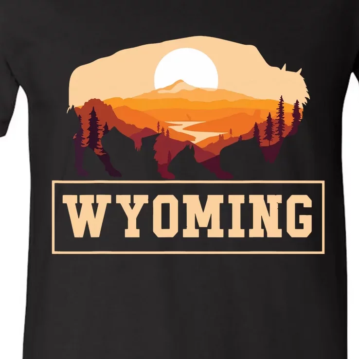 Wyoming State Map Wyomingites Usa America United States V-Neck T-Shirt