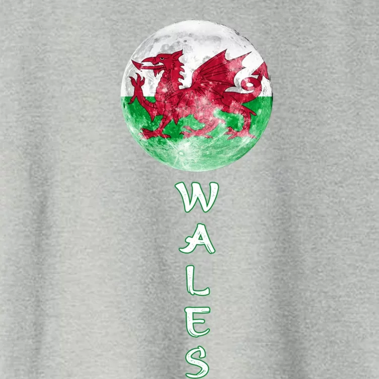 Wales Uk Flag Moon Pride Wales Uk Funny Gift Love Wales Souvenir Meaningful Gift Women's Crop Top Tee