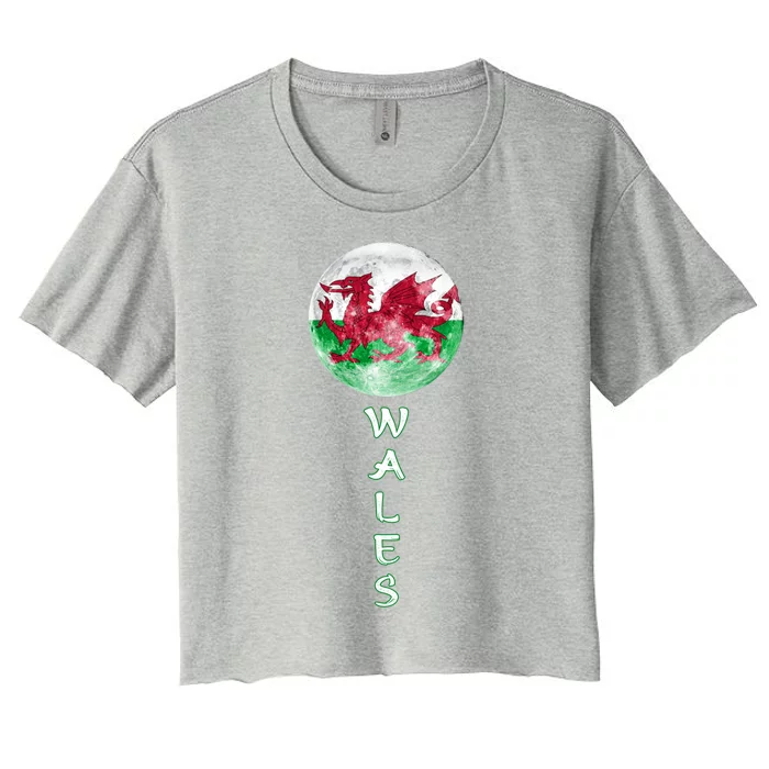 Wales Uk Flag Moon Pride Wales Uk Funny Gift Love Wales Souvenir Meaningful Gift Women's Crop Top Tee