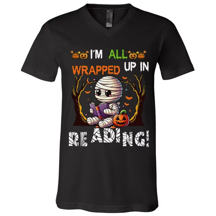 Wrapped Up In Reading Halloween Mummy Reading Book Bookworm V-Neck T-Shirt