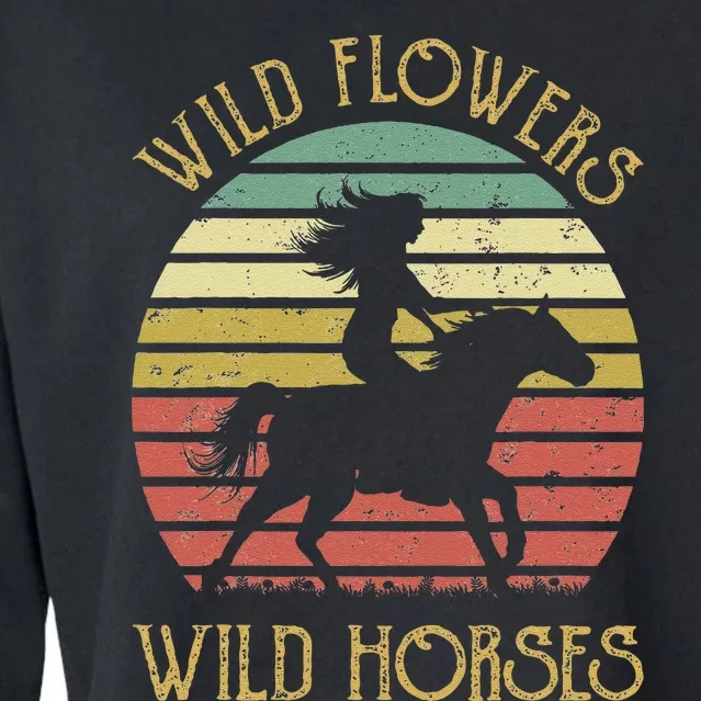 Wild West Flowers Wild Horses Western Cowgirl Country Music Gift Cropped Pullover Crew