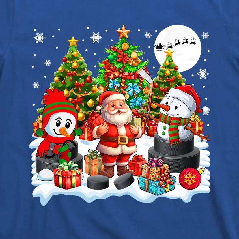 Xmas Santa With Snow Playing Hockey Player Lover Gift T-Shirt