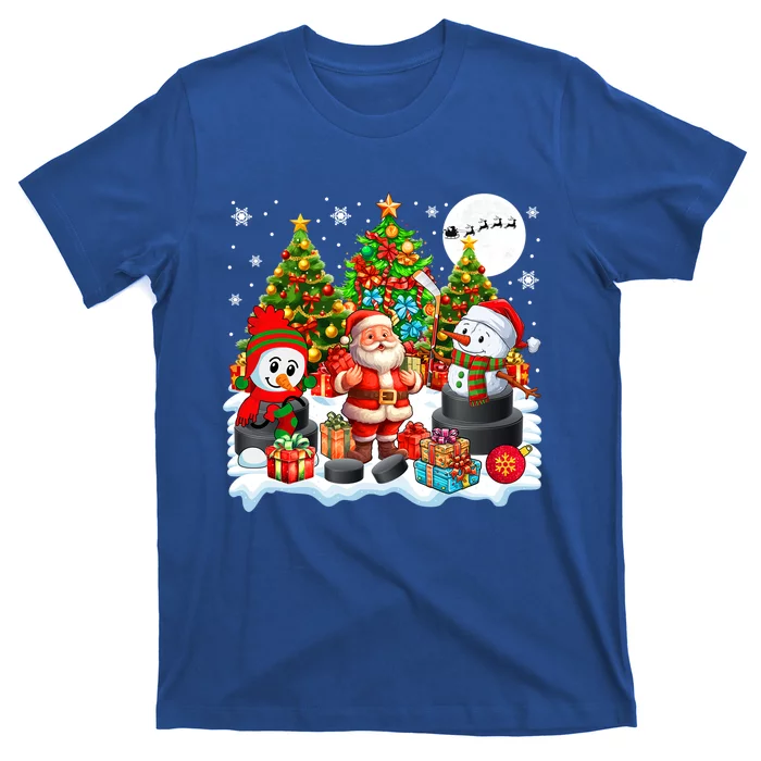 Xmas Santa With Snow Playing Hockey Player Lover Gift T-Shirt