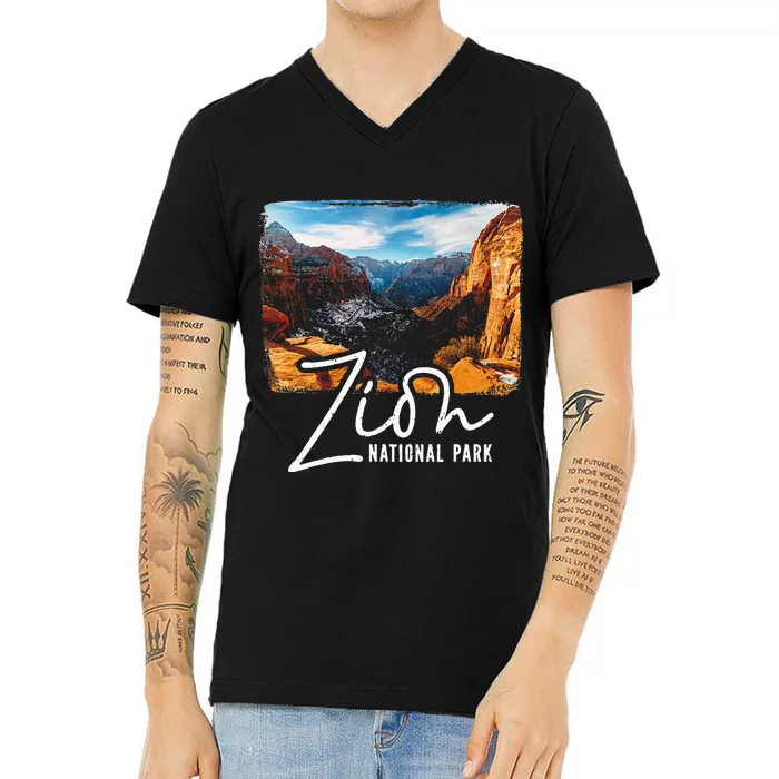 Zion National Park Utah Tourist Zion Park V-Neck T-Shirt