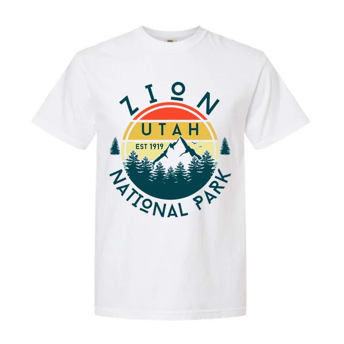 Zion National Park Utah Nature Hiking Outdoors Garment-Dyed Heavyweight T-Shirt